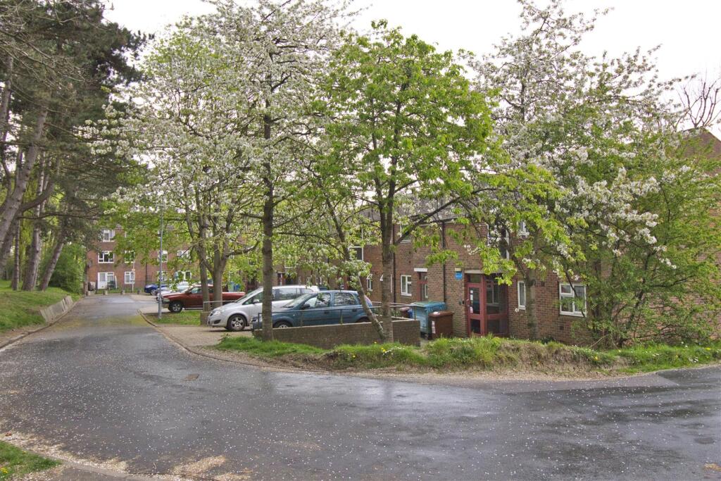 1 bed 1st Floor Flat for rent in Borehamwood. From Simmons Estates - Borehamwood