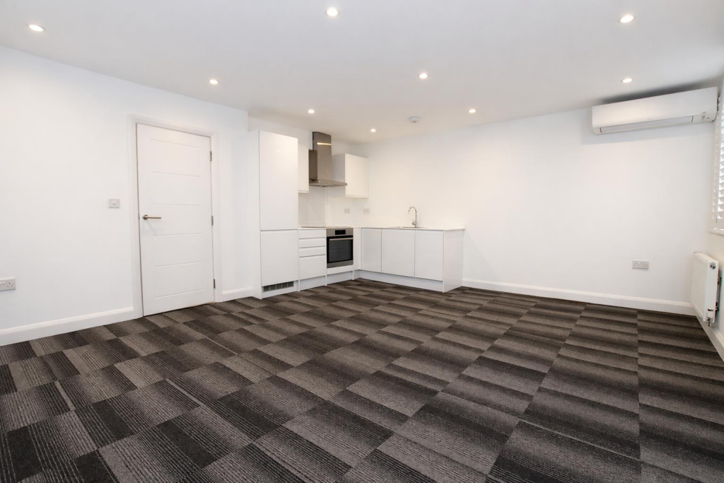 2 bed 1st Floor Flat for rent in Borehamwood. From Simmons Estates - Borehamwood