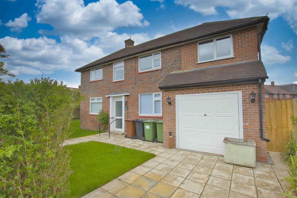 4 bed Semi Detached for rent in Borehamwood. From Simmons Estates - Borehamwood