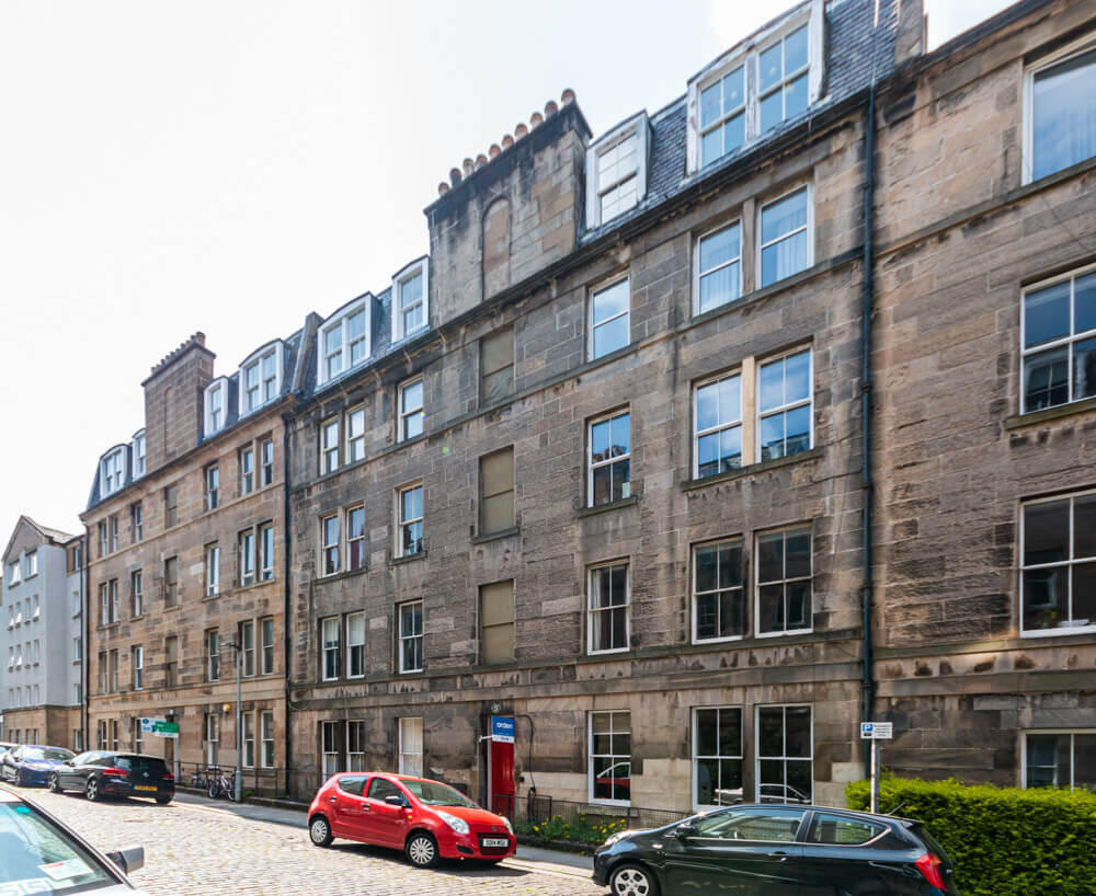 3 bed 1st Floor Flat for rent in Edinburgh. From SouthSide Property Management - Edinburgh