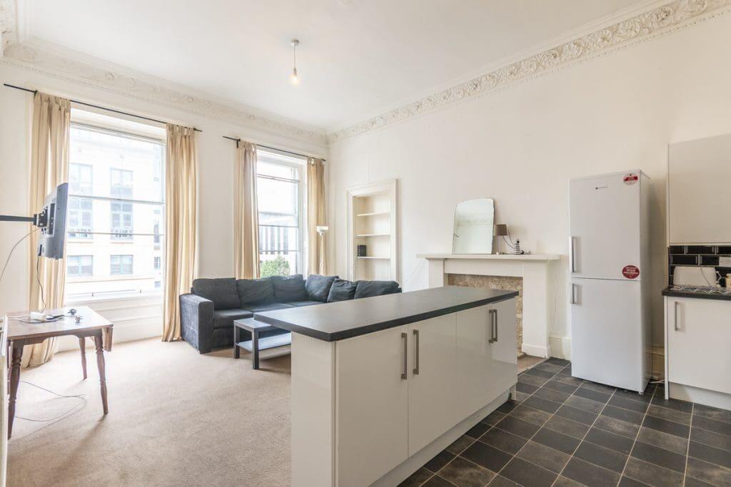 5 bed 1st Floor Flat for rent in Edinburgh. From SouthSide Property Management - Edinburgh