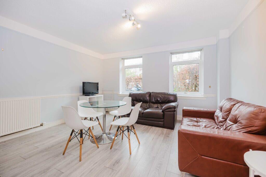 3 bed 1st Floor Flat for rent in Edinburgh. From SouthSide Property Management - Edinburgh