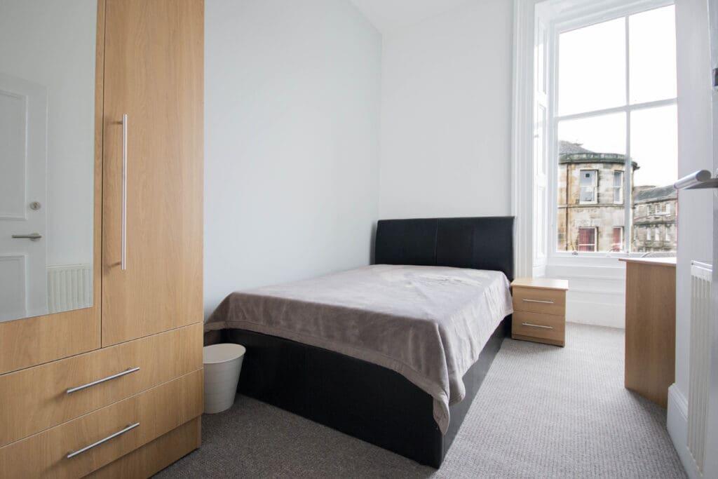 8 bed Flat Share for rent in Edinburgh. From SouthSide Property Management - Edinburgh