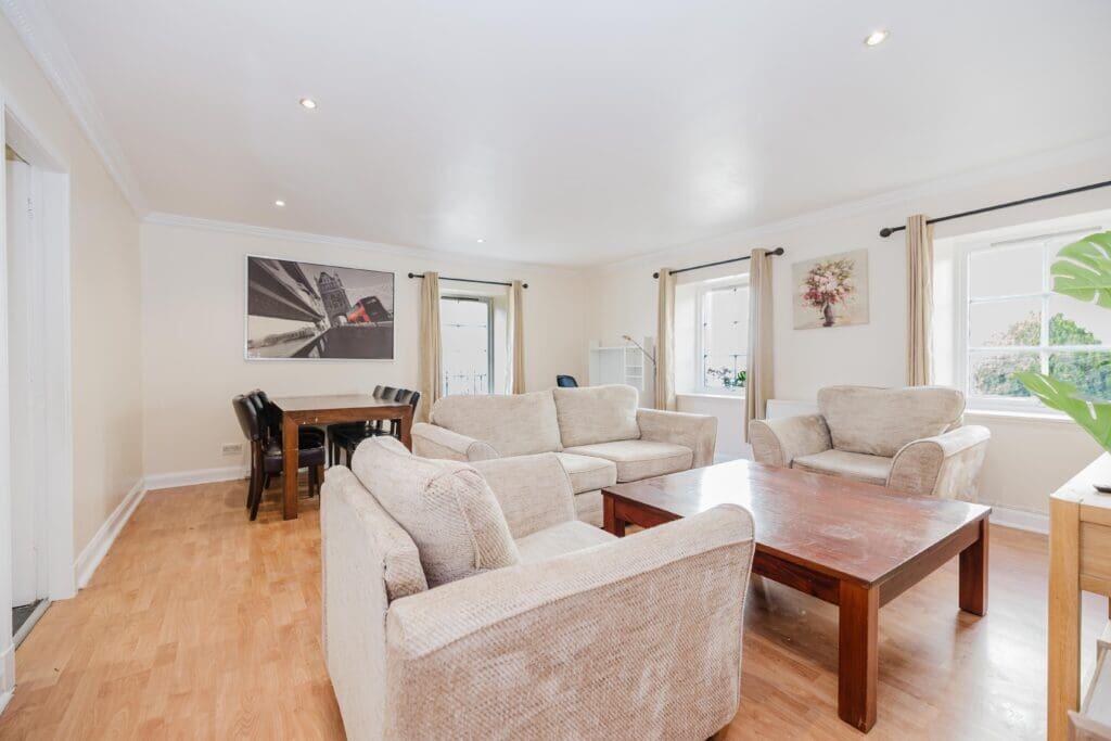 3 bed 1st Floor Flat for rent in Edinburgh. From SouthSide Property Management - Edinburgh