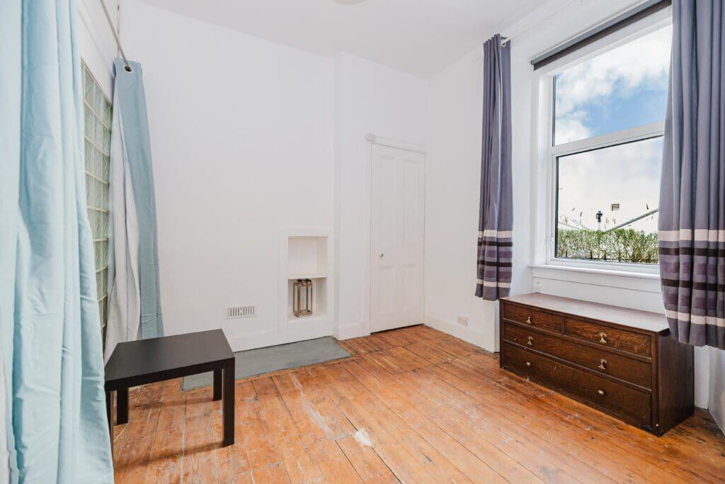 1 bed 1st Floor Flat for rent in Edinburgh. From SouthSide Property Management - Edinburgh