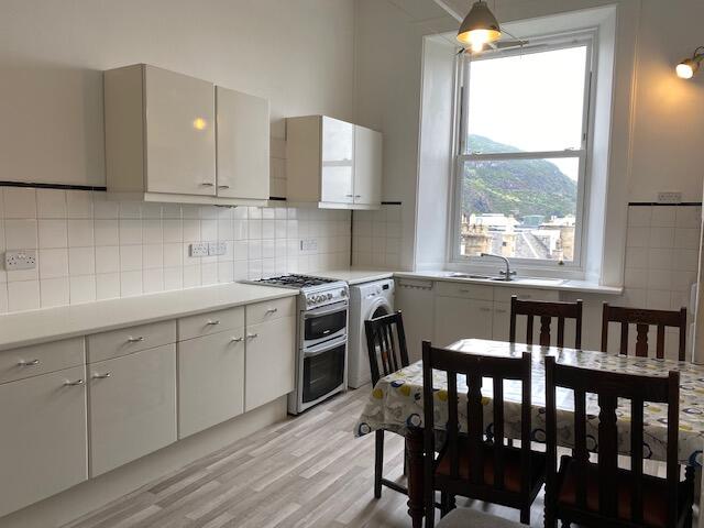 5 bed 1st Floor Flat for rent in Edinburgh. From SouthSide Property Management - Edinburgh