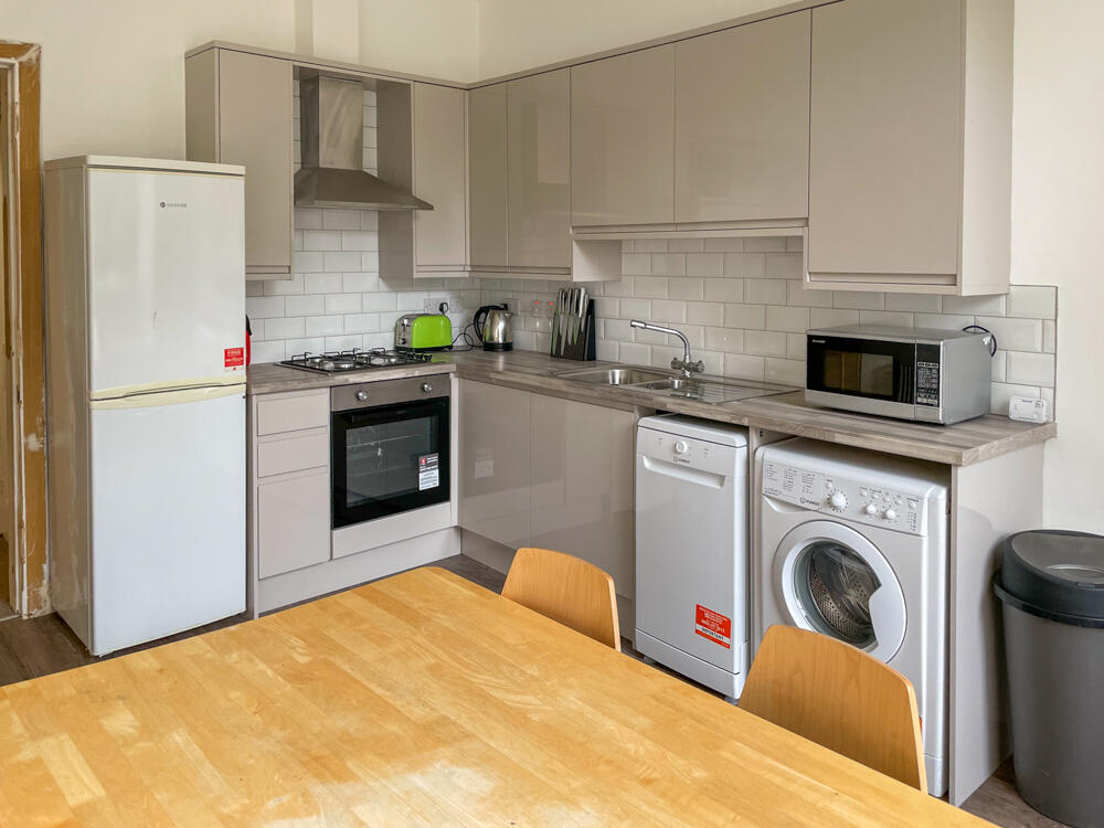 3 bed 1st Floor Flat for rent in Edinburgh. From SouthSide Property Management - Edinburgh