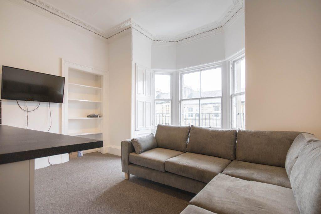 7 bed 1st Floor Flat for rent in Edinburgh. From SouthSide Property Management - Edinburgh