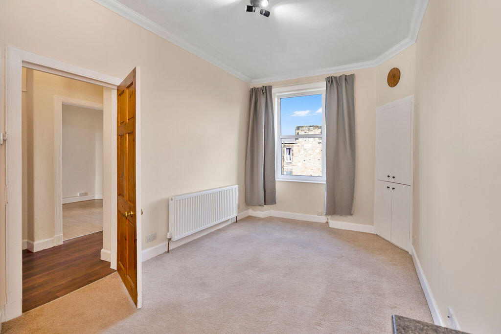 1 bed 1st Floor Flat for rent in Edinburgh. From SouthSide Property Management - Edinburgh