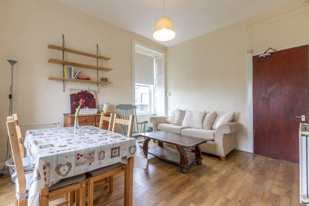 3 bed 1st Floor Flat for rent in Edinburgh. From SouthSide Property Management - Edinburgh
