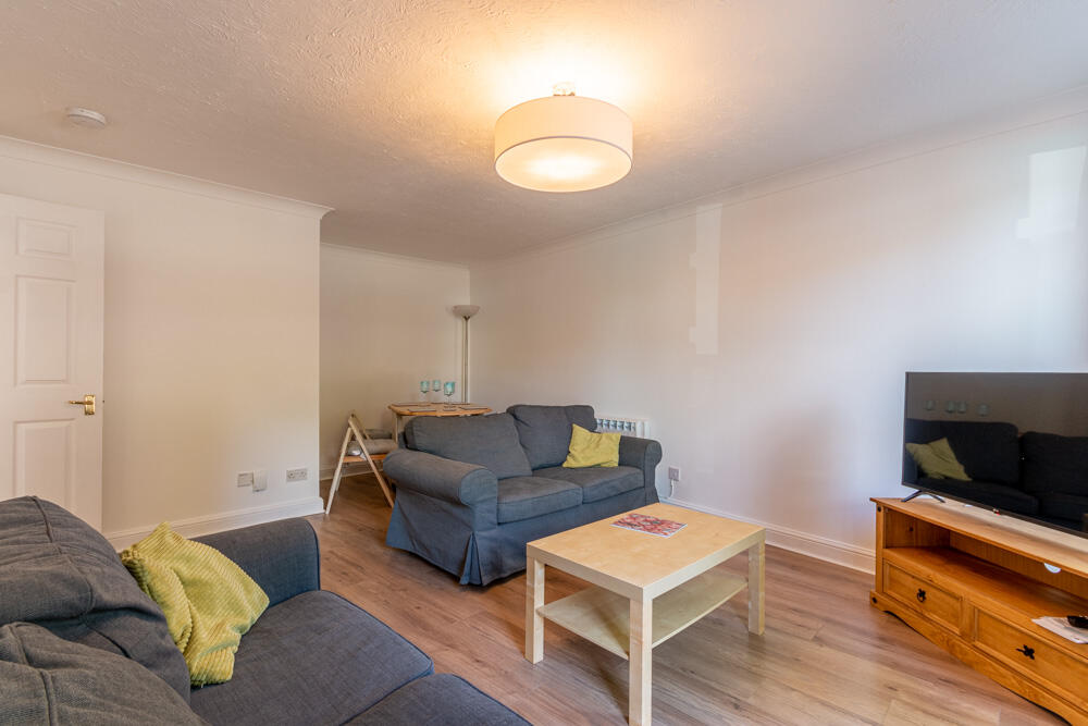 3 bed 1st Floor Flat for rent in Edinburgh. From SouthSide Property Management - Edinburgh