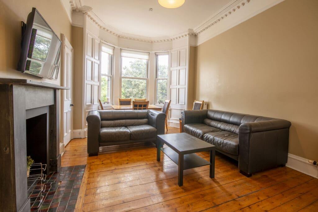 5 bed 1st Floor Flat for rent in Edinburgh. From SouthSide Property Management - Edinburgh