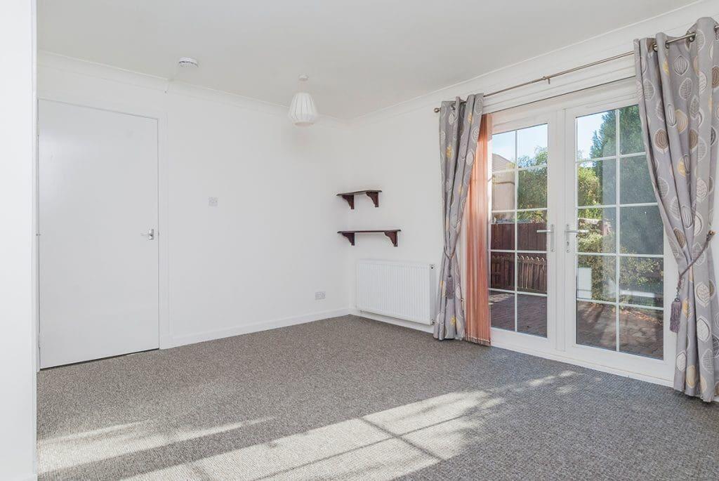 2 bed 1st Floor Flat for rent in Hermiston. From SouthSide Property Management - Edinburgh 2 bed 1st Floor Flat for rent in Hermiston. From SouthSide Property Management - Edinburgh