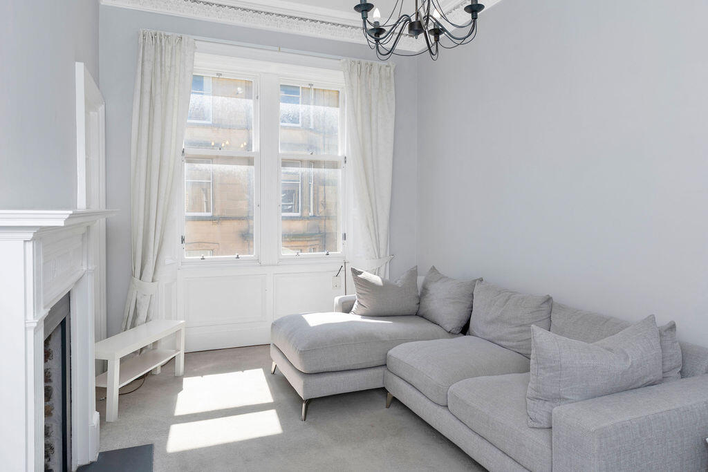 1 bed 1st Floor Flat for rent in Edinburgh. From SouthSide Property Management - Edinburgh