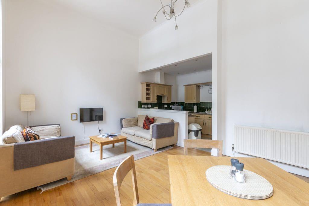 3 bed 1st Floor Flat for rent in Edinburgh. From SouthSide Property Management - Edinburgh