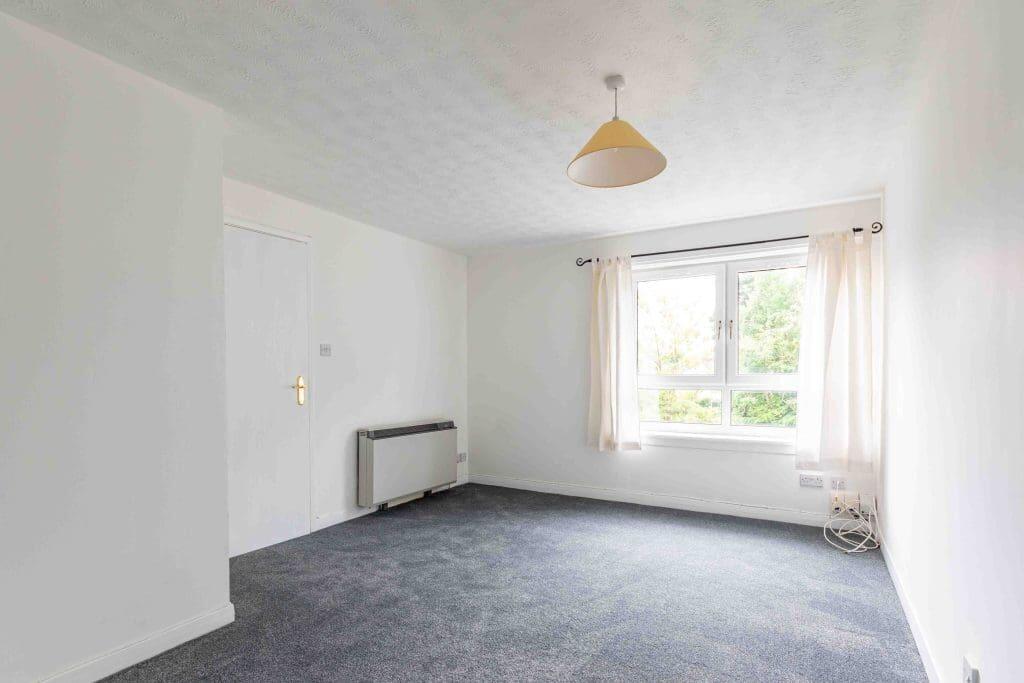 1 bed 1st Floor Flat for rent in Loanhead. From SouthSide Property Management - Edinburgh