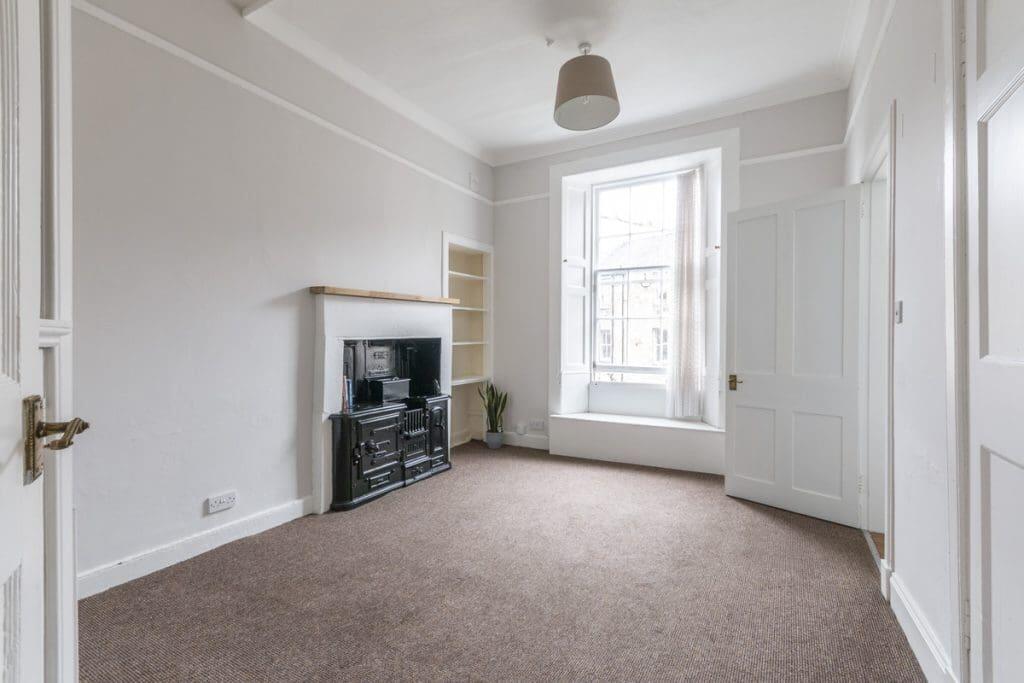 1 bed 1st Floor Flat for rent in Edinburgh. From SouthSide Property Management - Edinburgh