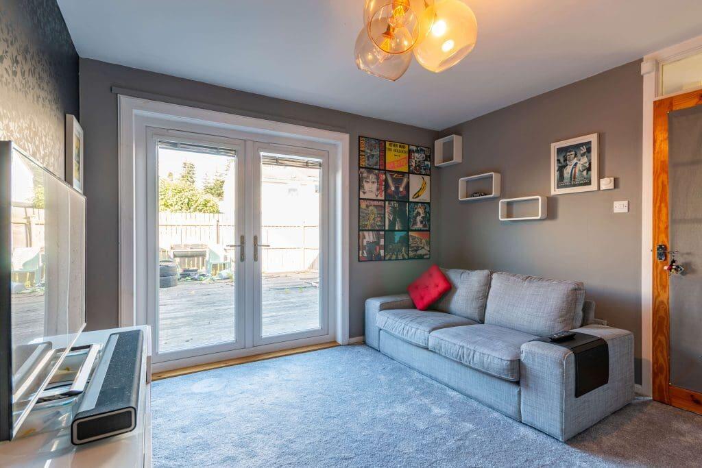1 bed 1st Floor Flat for rent in Loanhead. From SouthSide Property Management - Edinburgh