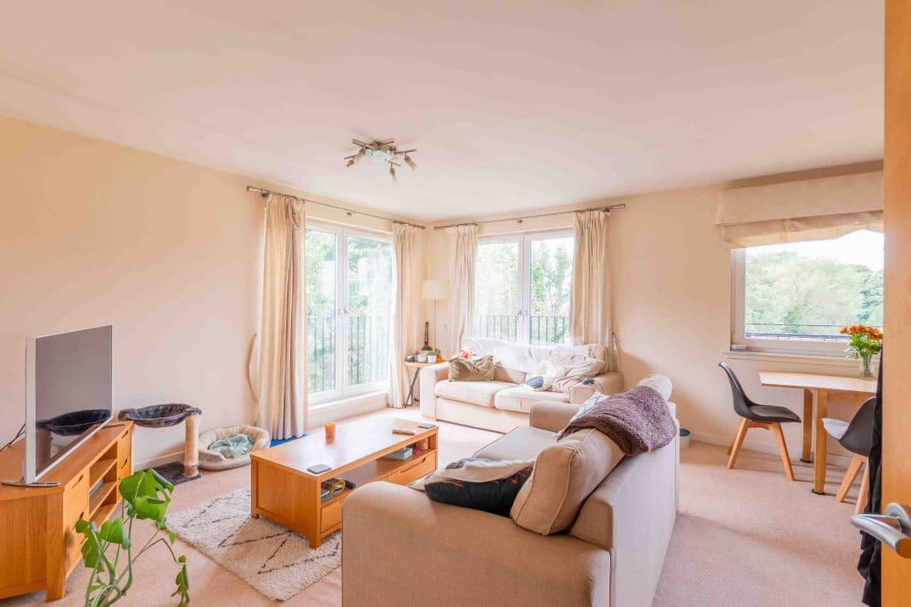 2 bed 1st Floor Flat for rent in Hermiston. From SouthSide Property Management - Edinburgh 2 bed 1st Floor Flat for rent in Hermiston. From SouthSide Property Management - Edinburgh