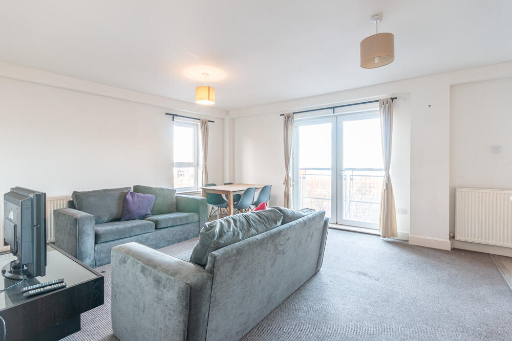 3 bed 1st Floor Flat for rent in Edinburgh. From SouthSide Property Management - Edinburgh