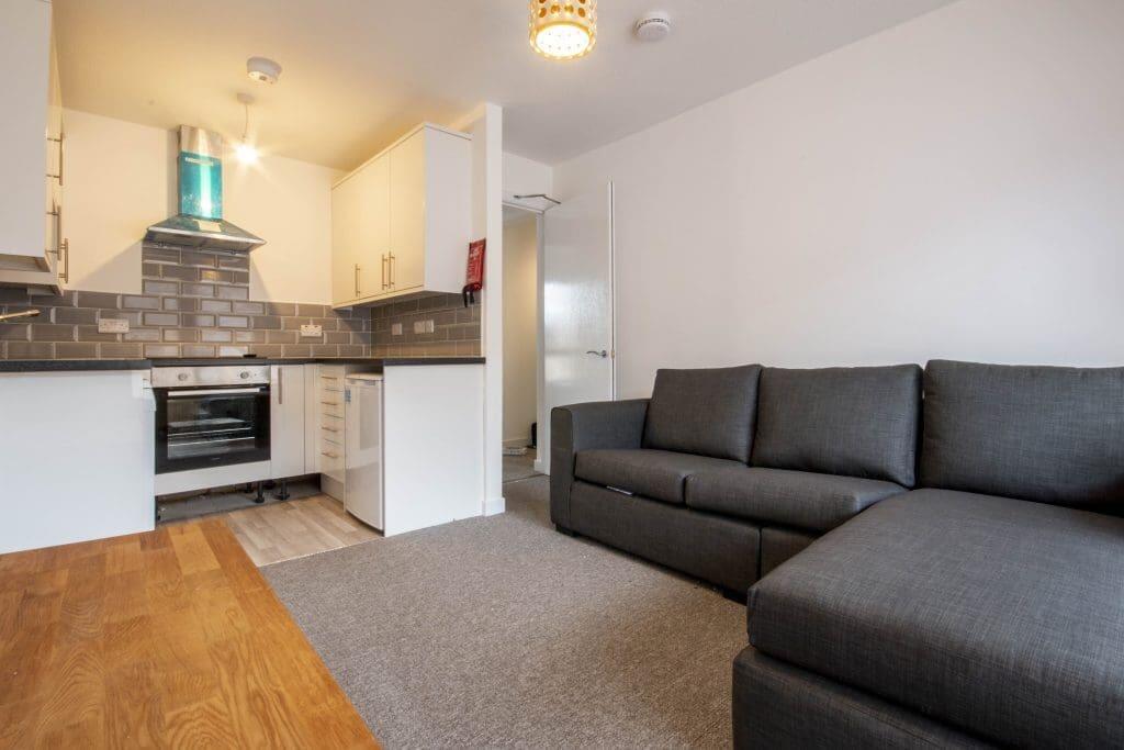 4 bed 1st Floor Flat for rent in Edinburgh. From SouthSide Property Management - Edinburgh