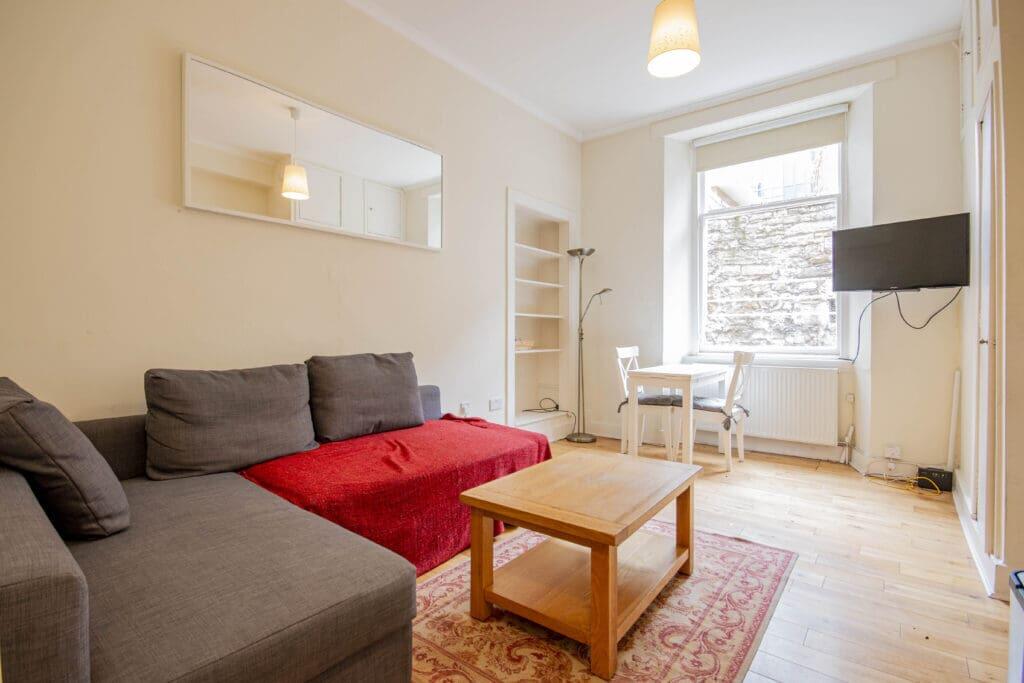 1 bed 1st Floor Flat for rent in Edinburgh. From SouthSide Property Management - Edinburgh