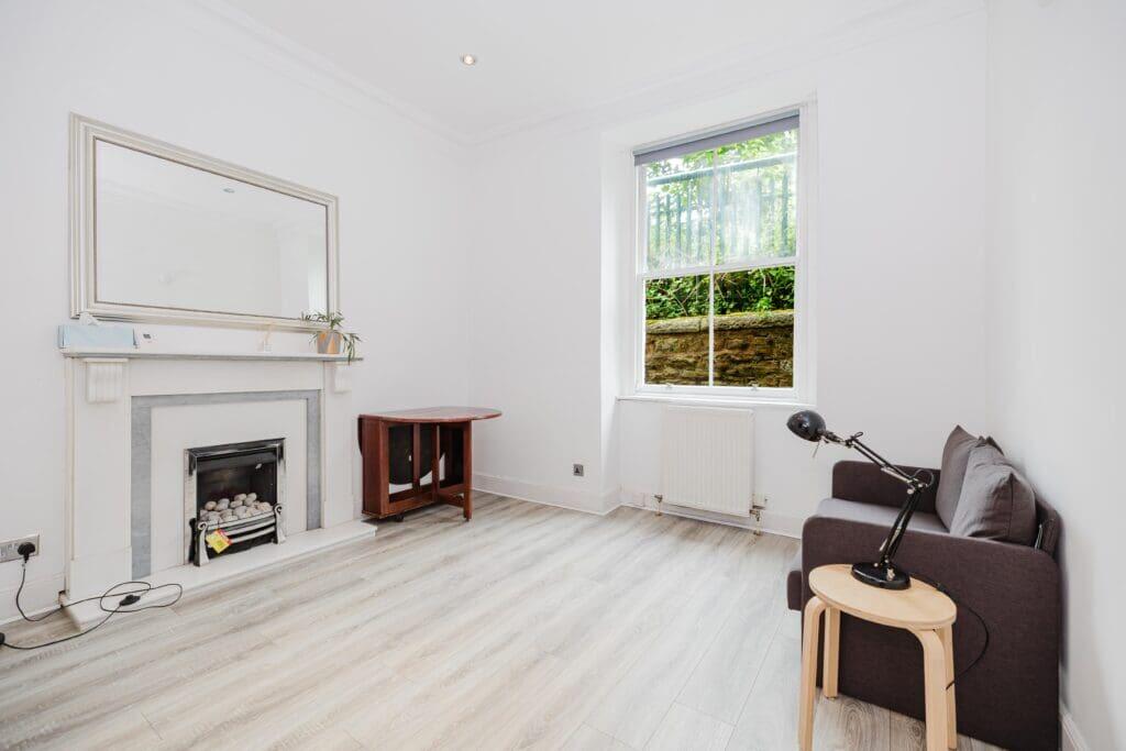 1 bed 1st Floor Flat for rent in Edinburgh. From SouthSide Property Management - Edinburgh