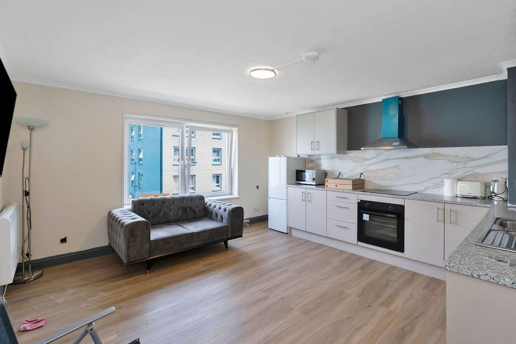 3 bed 1st Floor Flat for rent in Edinburgh. From SouthSide Property Management - Edinburgh 3 bed 1st Floor Flat for rent in Edinburgh. From SouthSide Property Management - Edinburgh