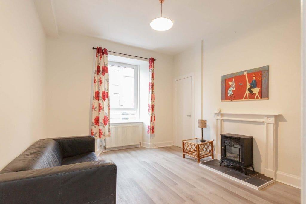 1 bed 1st Floor Flat for rent in Edinburgh. From SouthSide Property Management - Edinburgh