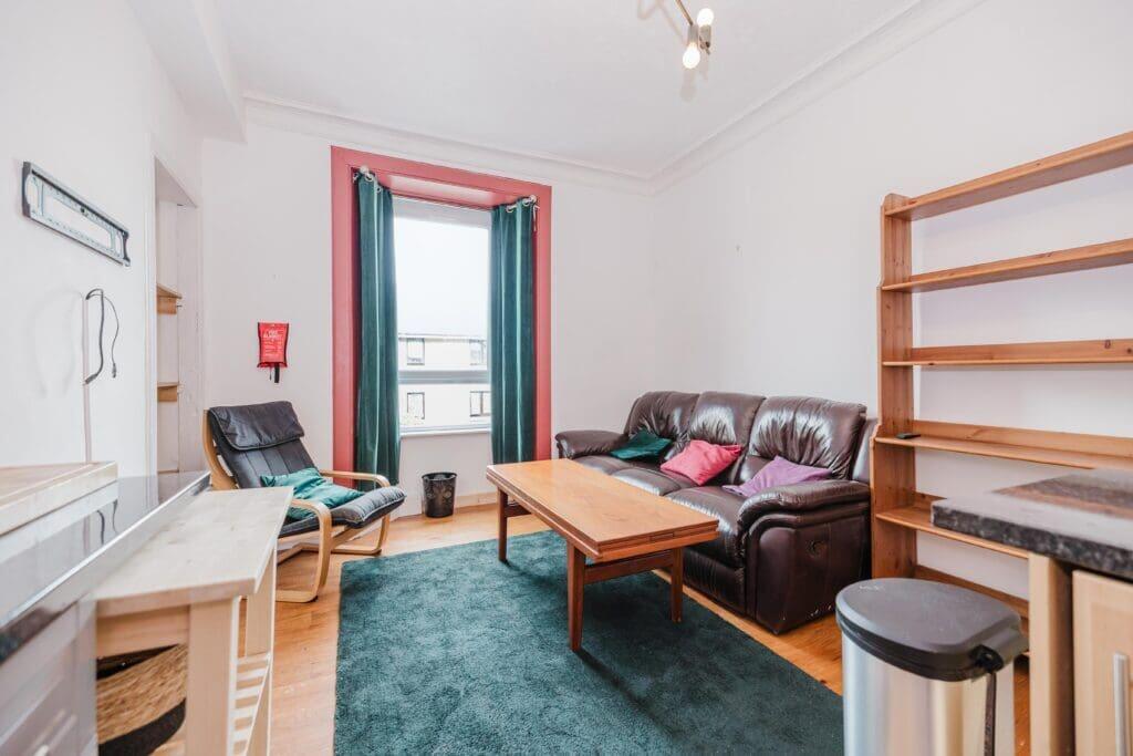 1 bed 1st Floor Flat for rent in Edinburgh. From SouthSide Property Management - Edinburgh