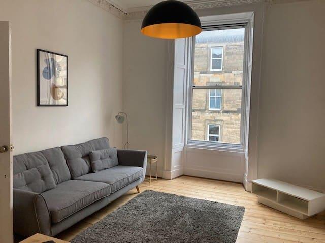 2 bed 1st Floor Flat for rent in Edinburgh. From SouthSide Property Management - Edinburgh