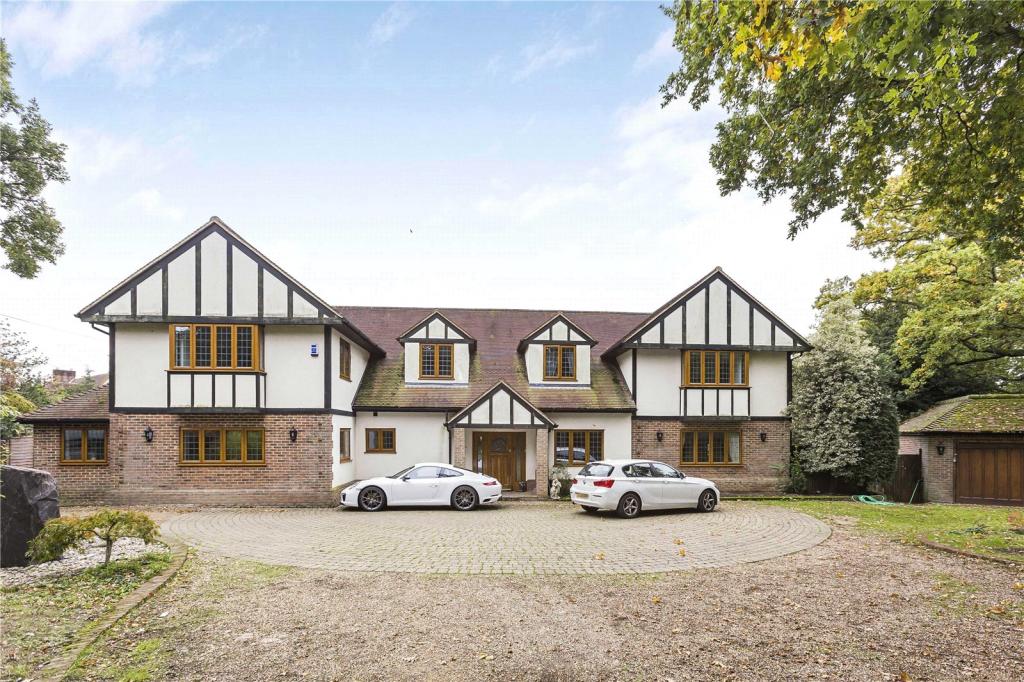 5 bed Detached House for rent in Cuffley. From Statons