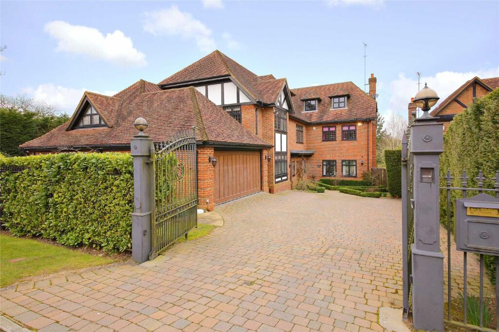 5 bed Detached House for rent in Radlett. From Statons