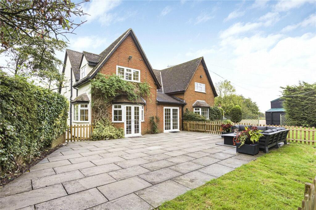4 bed Detached House for rent in Epping Green. From Statons