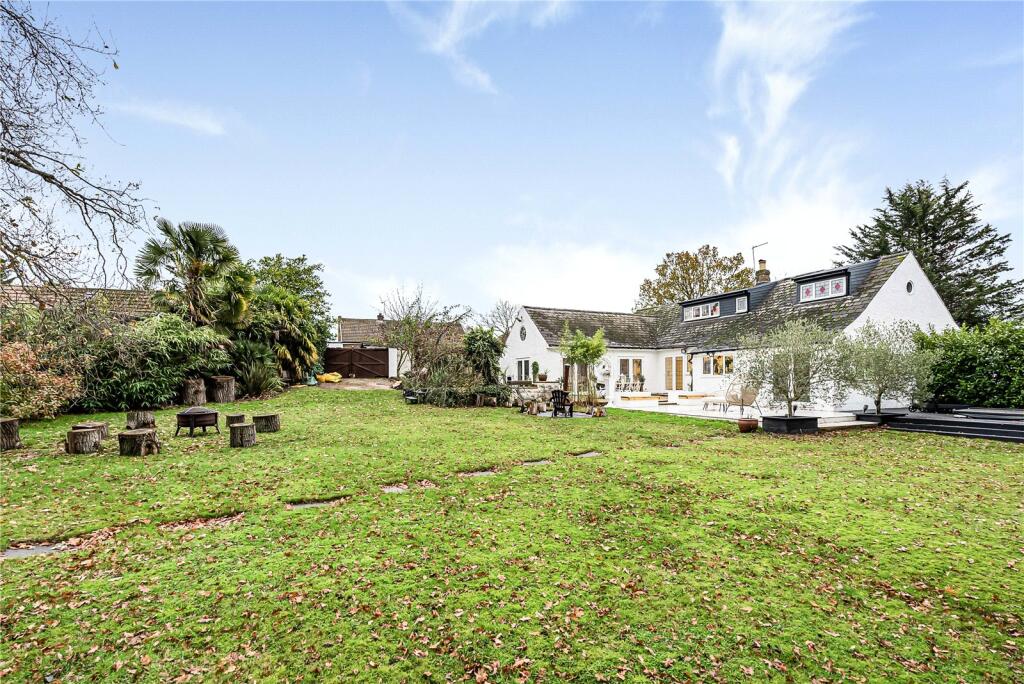 2 bed Semi Detached for rent in Goff's Oak. From Statons