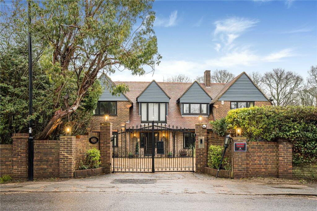 5 bed Detached for rent in Hadley Wood. From Statons