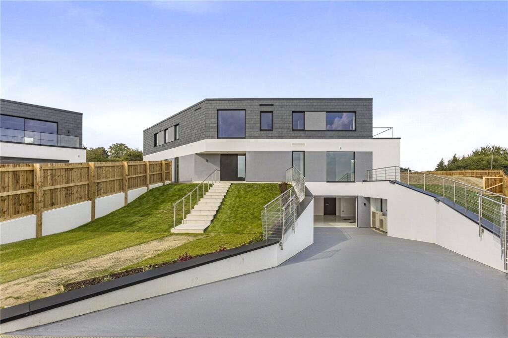 6 bed Detached for rent in Goff's Oak. From Statons 6 bed Detached for rent in Goff's Oak. From Statons