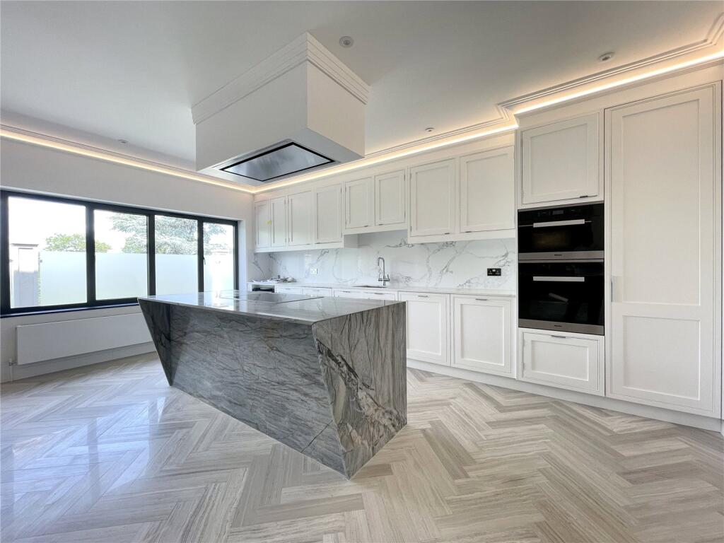 2 bed Apartment for rent in Hadley Wood. From Statons