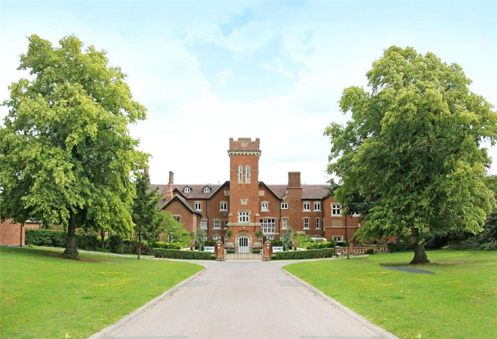 3 bed Apartment for rent in Hatfield. From Statons