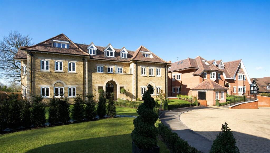 3 bed Apartment for rent in Hadley Wood. From Statons