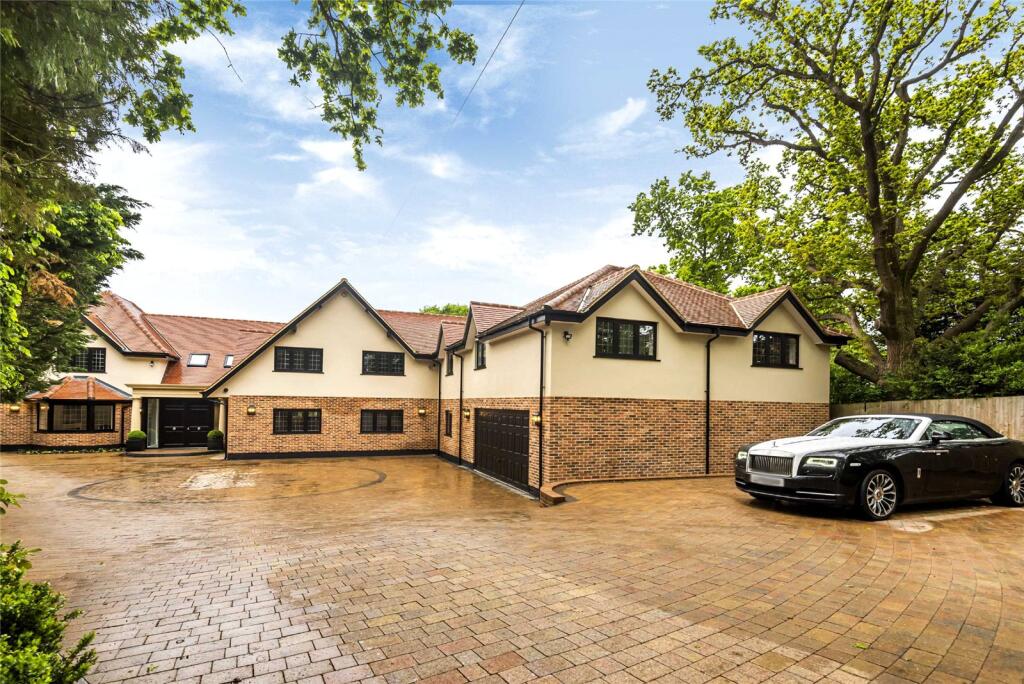 7 bed Detached for rent in Cuffley. From Statons