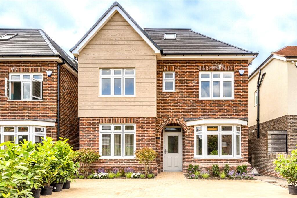 5 bed Detached for rent in Botany Bay. From Statons
