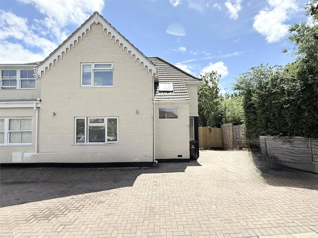5 bed Detached for rent in Goff's Oak. From Statons