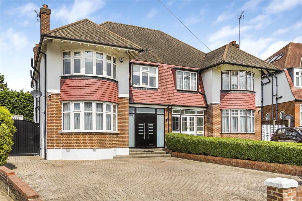 4 bed Semi Detached for rent in Barnet. From Statons 4 bed Semi Detached for rent in Barnet. From Statons