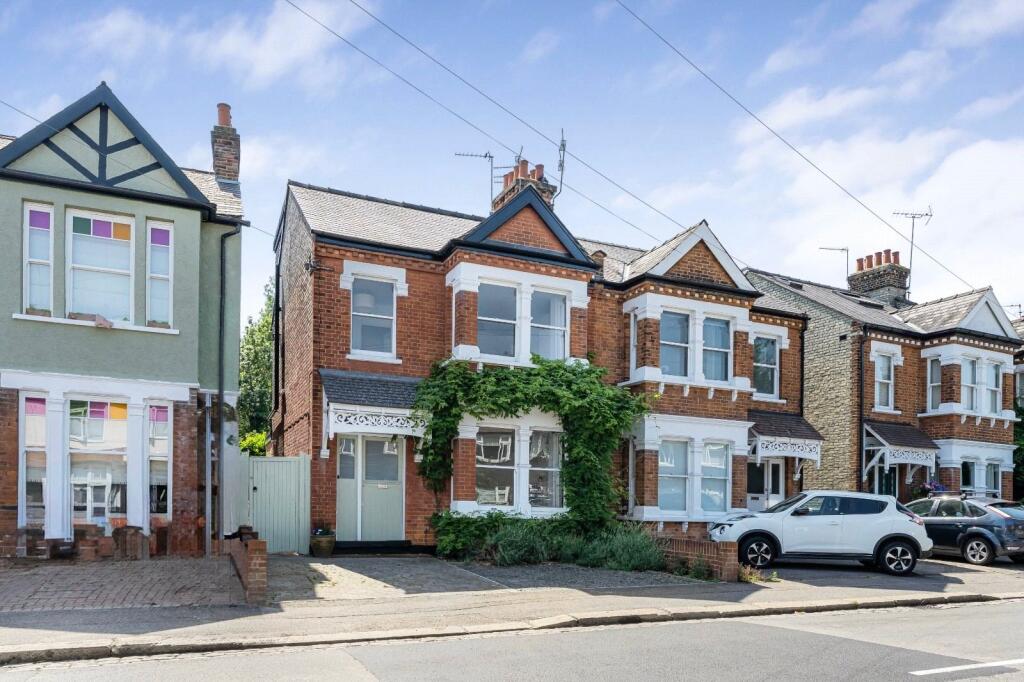 4 bed Semi Detached for rent in Barnet. From Statons