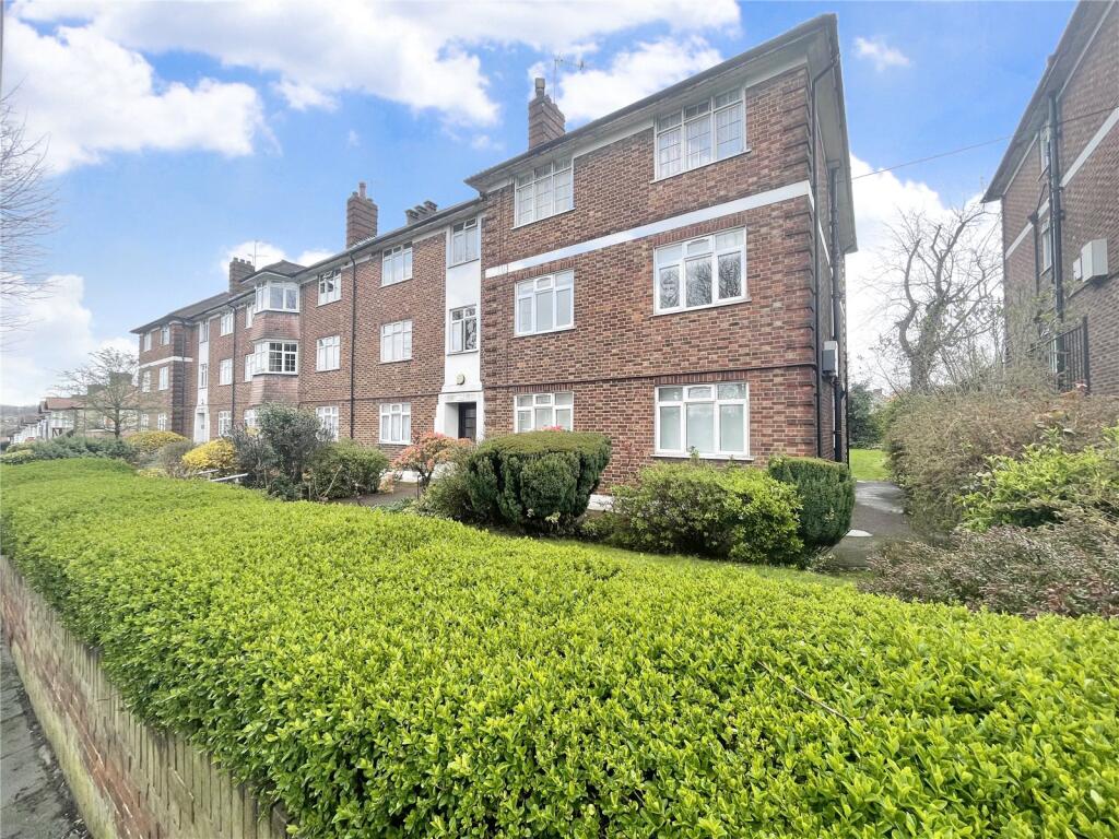 2 bed Apartment for rent in Friern Barnet. From Statons