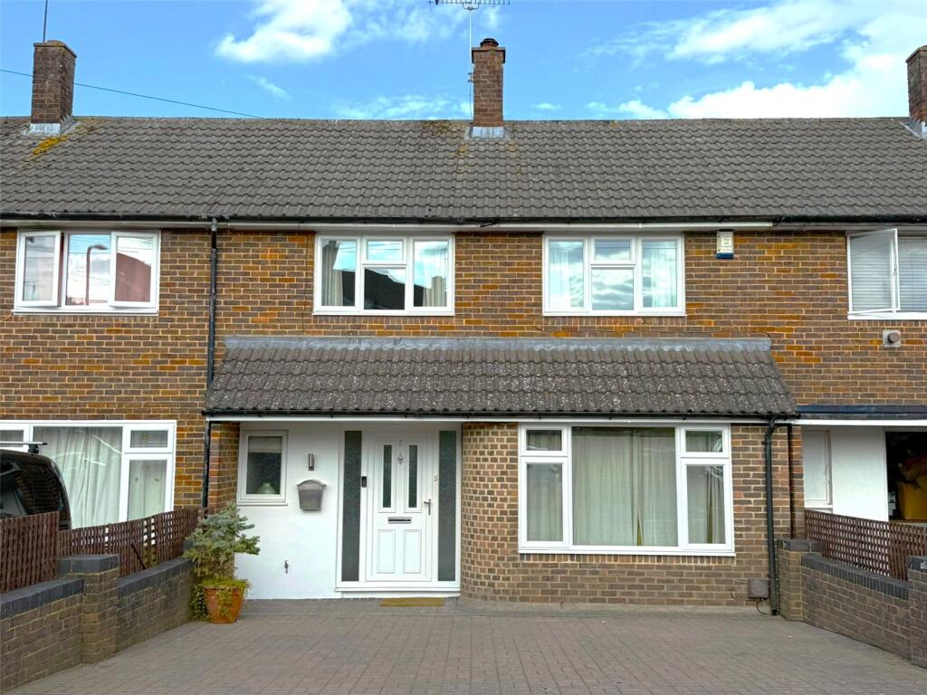 2 bed Mid Terraced House for rent in Arkley. From Statons 2 bed Mid Terraced House for rent in Arkley. From Statons