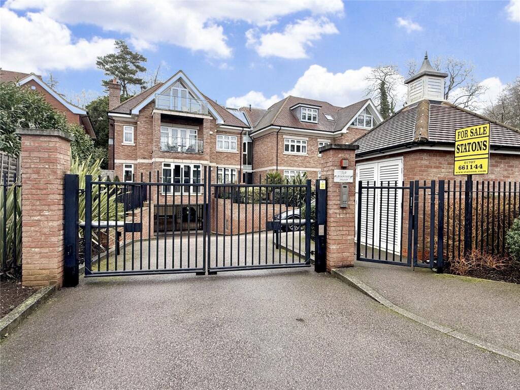 3 bed Apartment for rent in Wildhill. From Statons 3 bed Apartment for rent in Wildhill. From Statons
