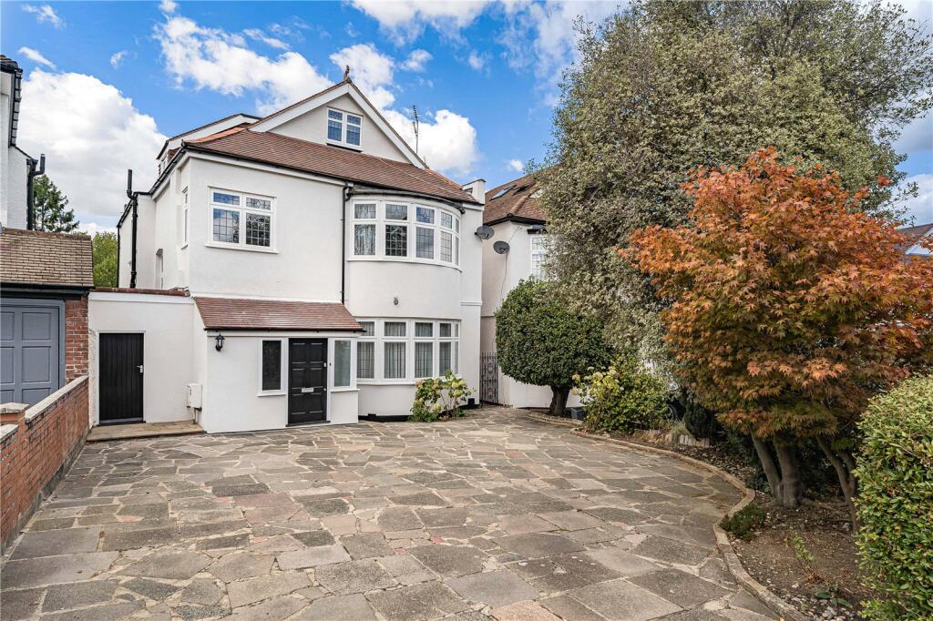 5 bed Detached for rent in Barnet. From Statons