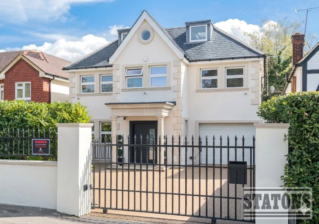 5 bed Detached for rent in Hadley Wood. From Statons 5 bed Detached for rent in Hadley Wood. From Statons